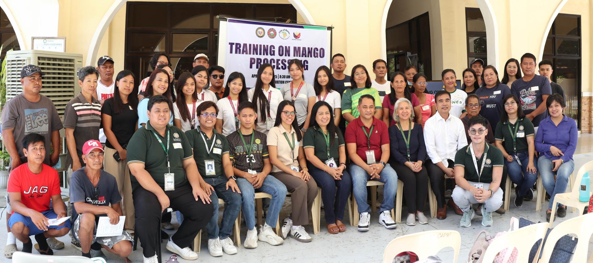 MMSU - news | MMSU-CAFSD trains Batac farmers on mango processing
